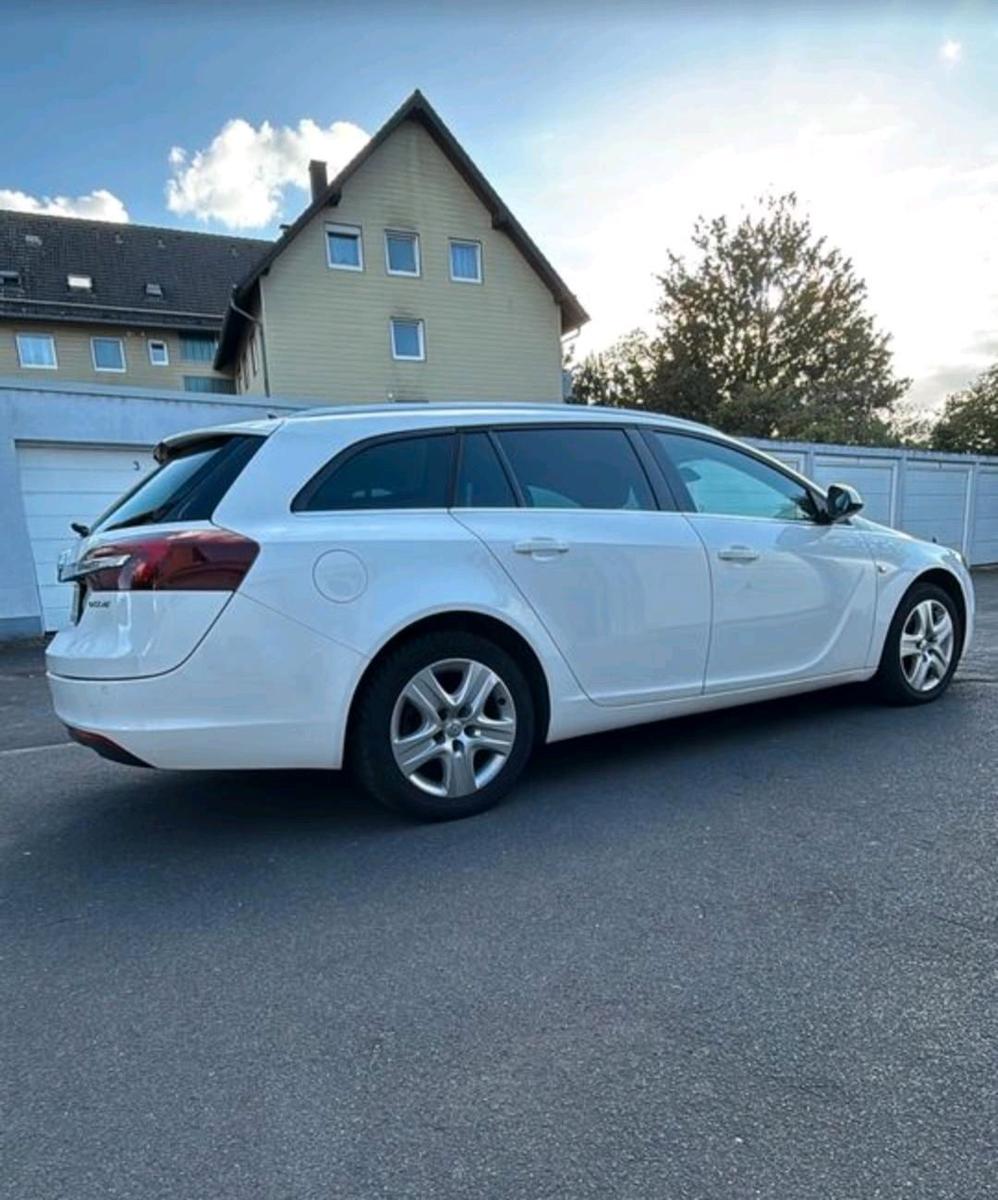 Opel Insignia 2015 — rear view