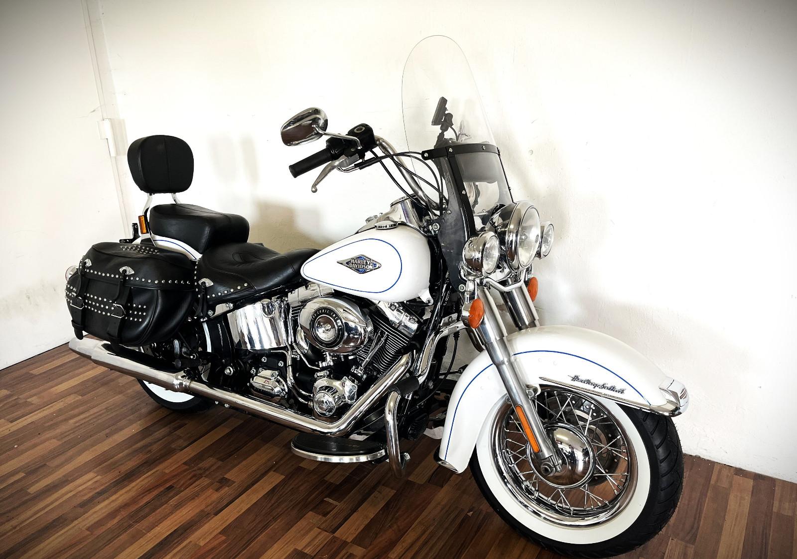 Harley-Davidson Heritage Classic 103 cui. Crossover