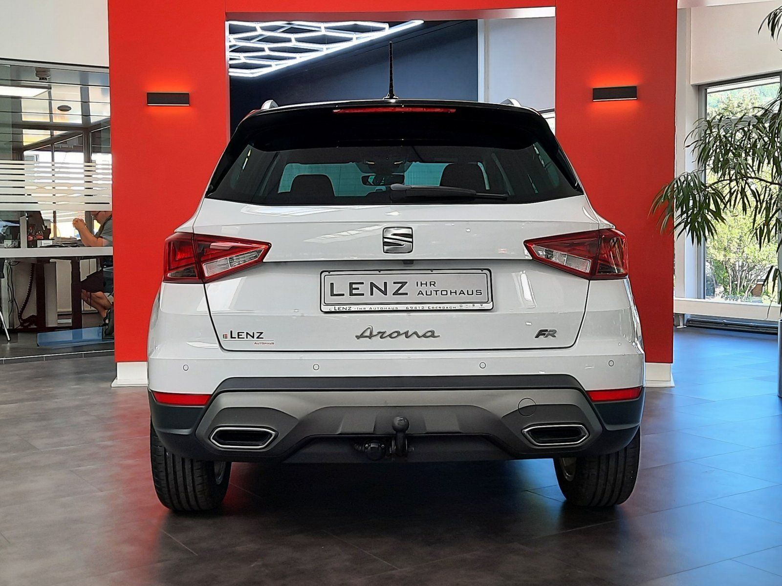Fahrzeugabbildung SEAT Arona FR TSI DSG *AHK*Cam*PDC*LED*Sitzhg*ACC*APP