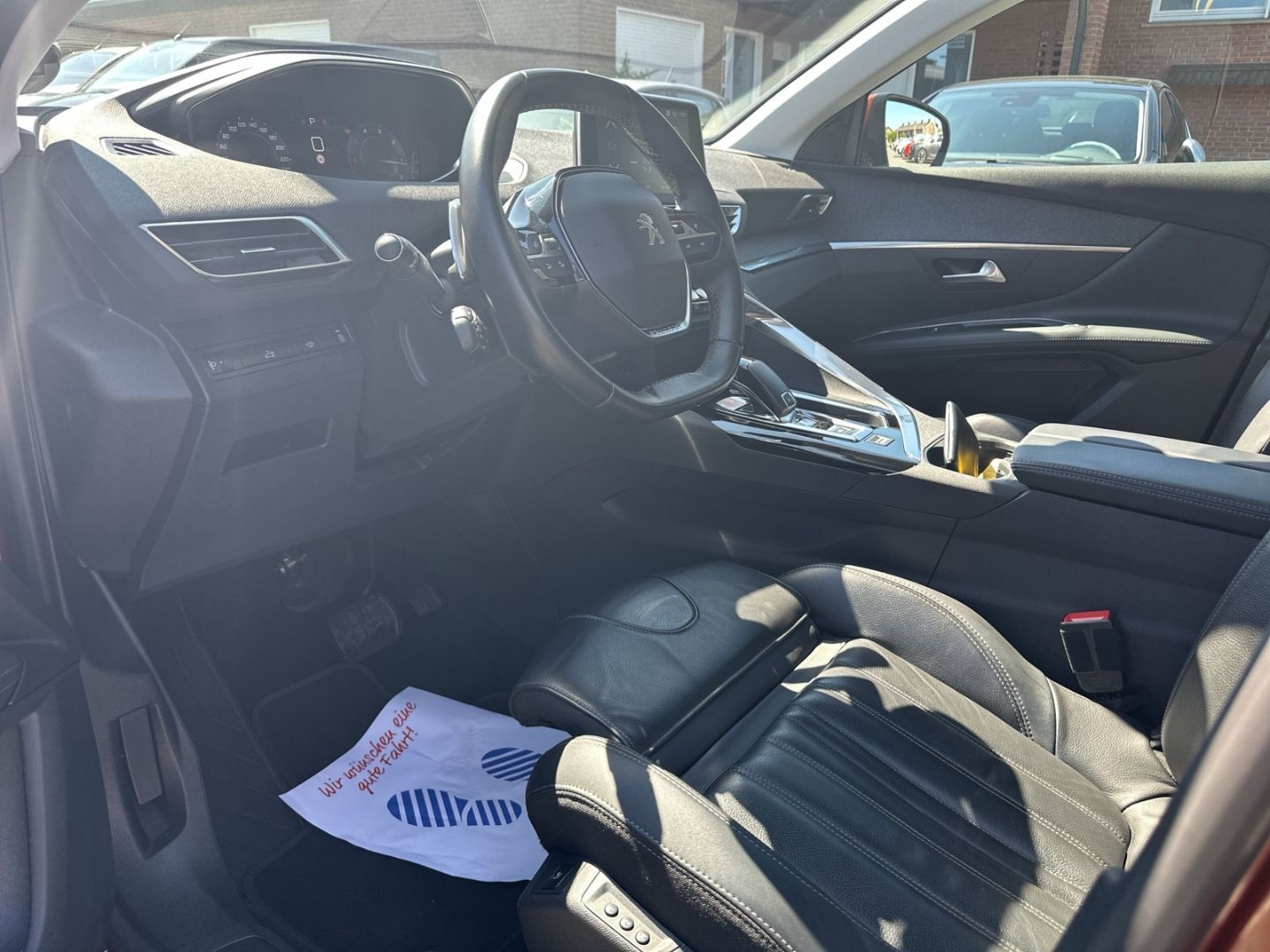 Fahrzeugabbildung Peugeot 3008 1.5 Allure BlueHDi 130 EAT8 StandHZG AHK