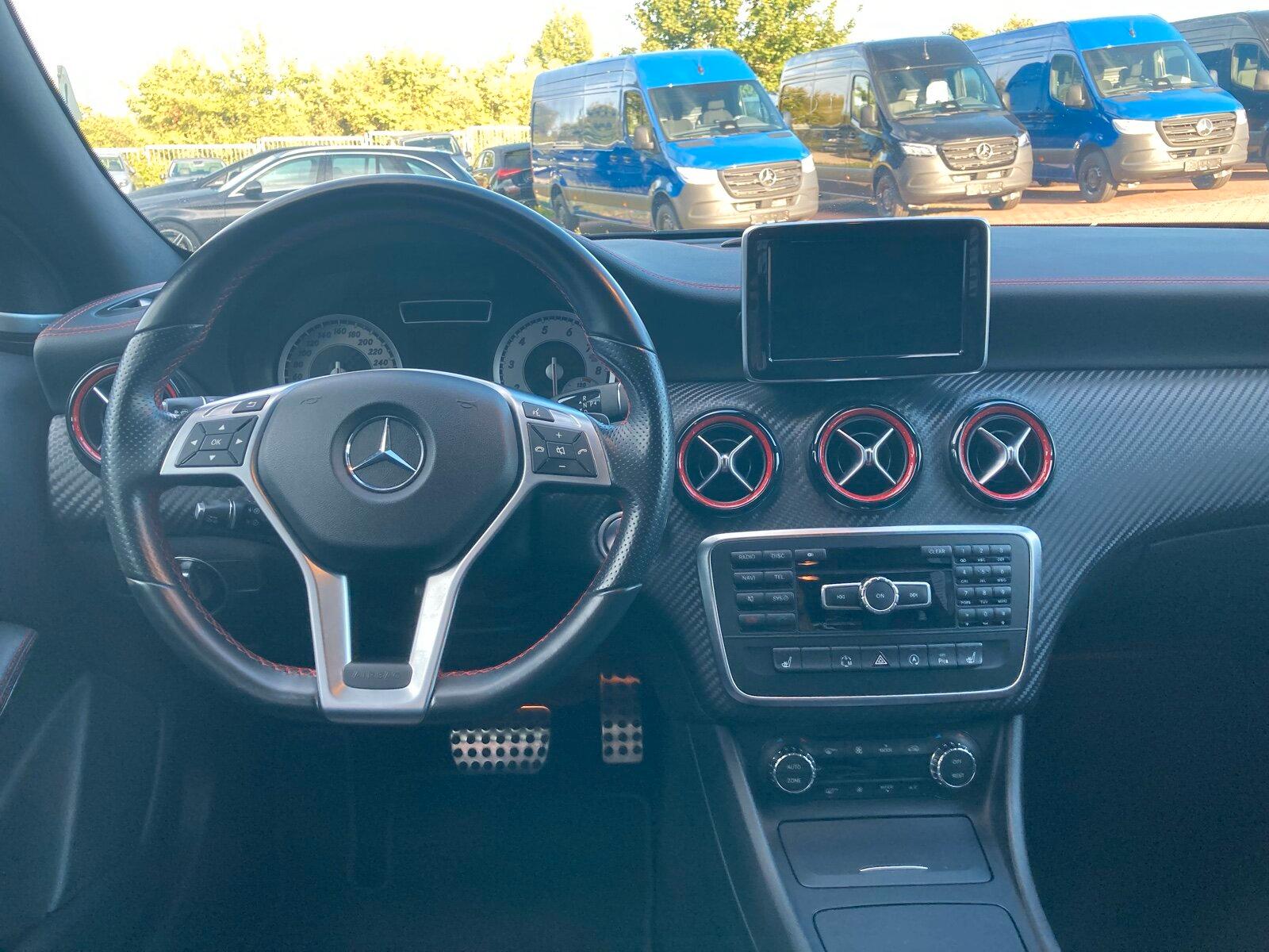 Mercedes-Benz A 250 AMG Line *COMAND*Pano*Distr*HarmanKardon®*