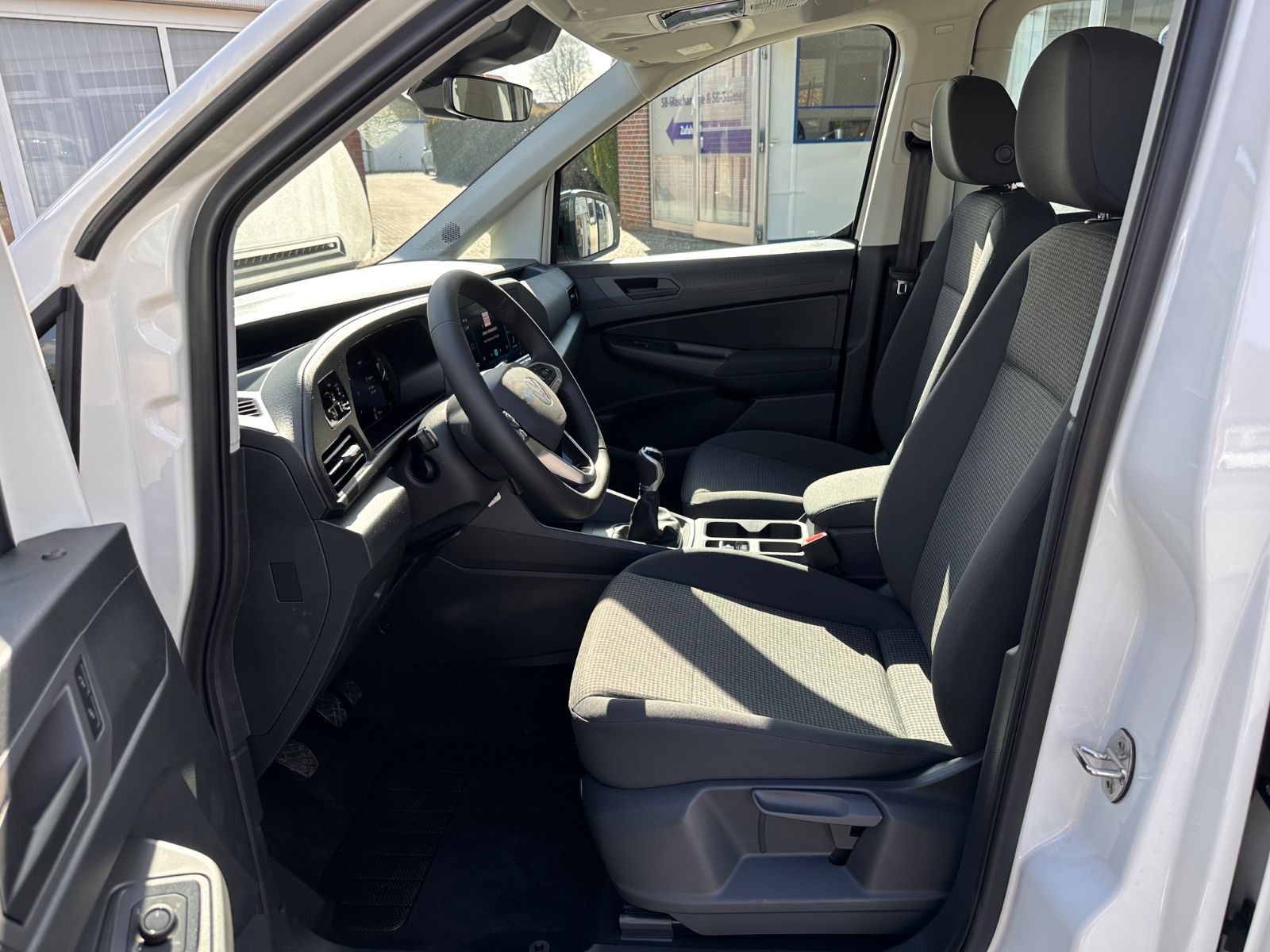 Fahrzeugabbildung Volkswagen Caddy Kombi 2.0 TDI APP/ACC/LED/PDC/TOTW/VIRT