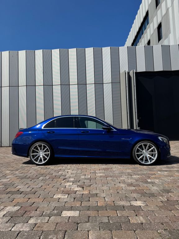 Mercedes-Benz C 63 AMG