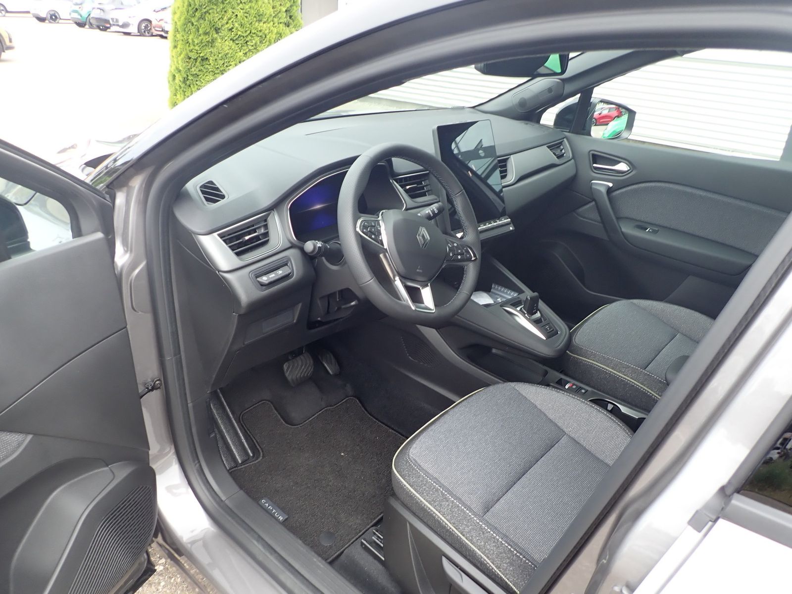 Fahrzeugabbildung Renault Captur Techno Full Hybrid E-Tech 160