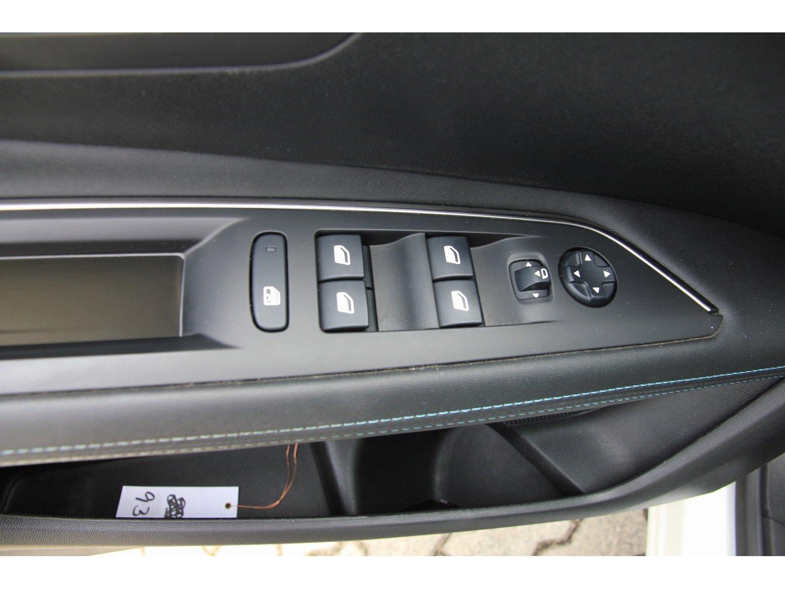 Peugeot 3008 Crossway PT 130 EAT8 Navi e-Klappe LED RFK