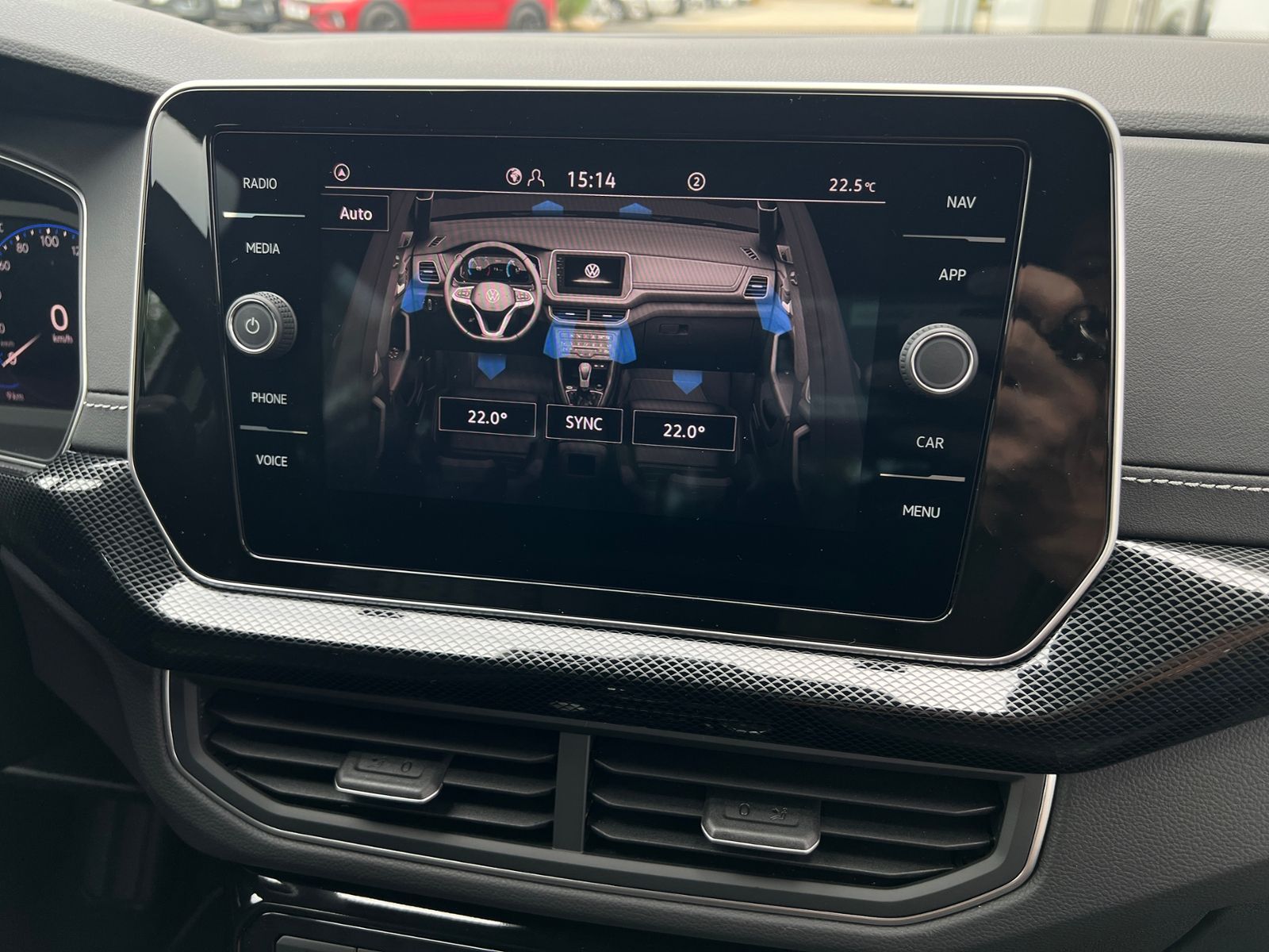 Fahrzeugabbildung Volkswagen T-Cross R-Line 1.5 TSI DSG *AHK, IQ.LIGHT, ACC,