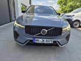 Volvo XC60 B5 AWD Plus Dark+Panorama+Luft+Navi+Kamera - Volvo XC60: Plus Dark