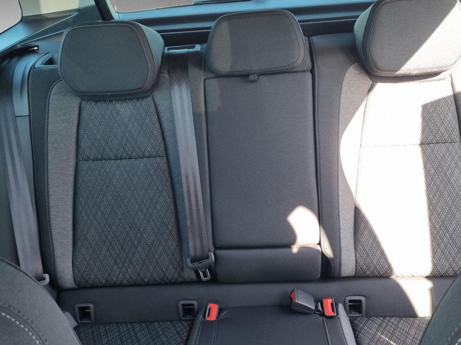 Fahrzeugabbildung SKODA Karoq Balance 1,5TSI Garantie +3 Fahrassi