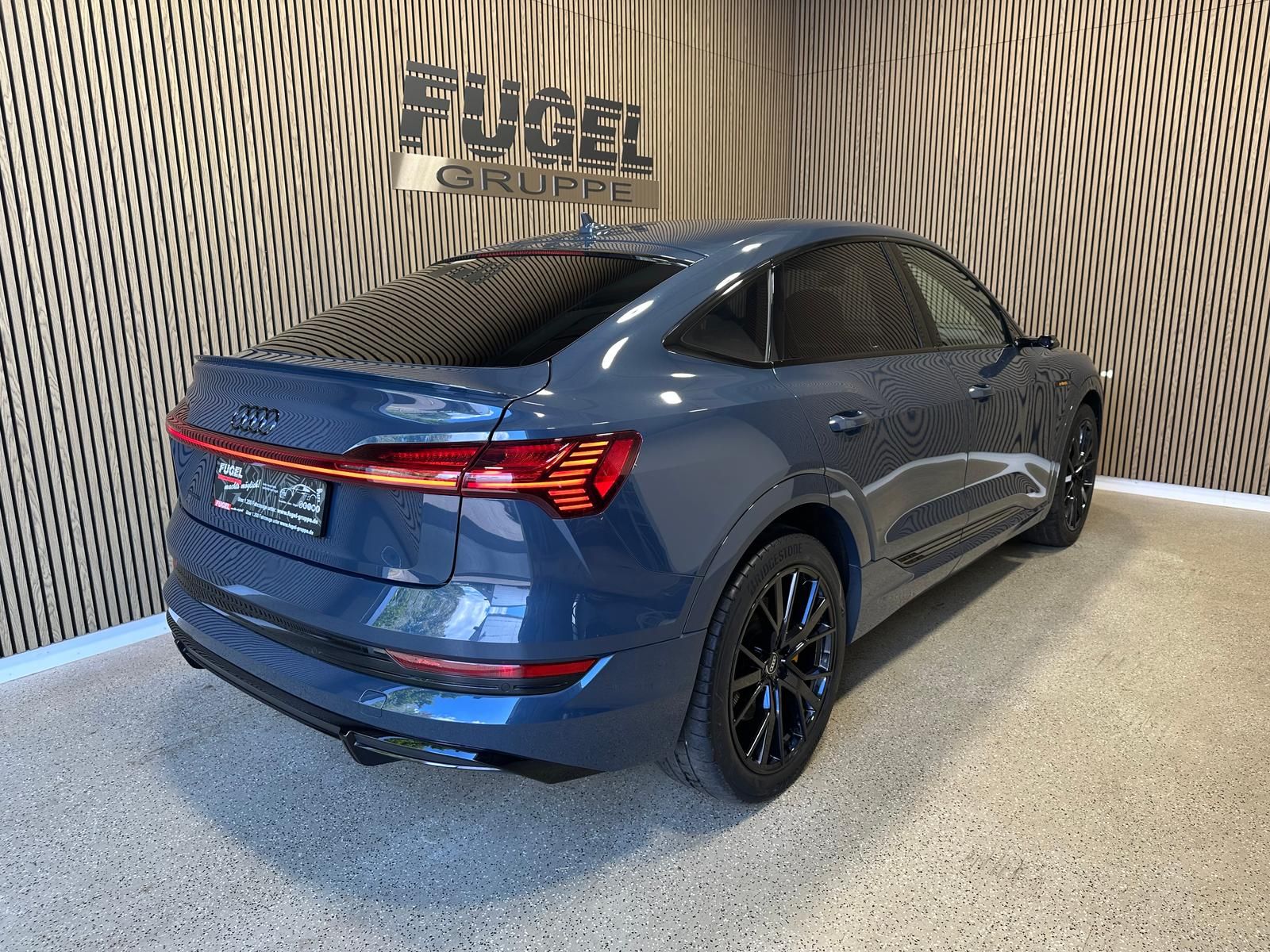 Audi e-tron Sportback 55 quattro S line 95kWh Pano Op foto 5