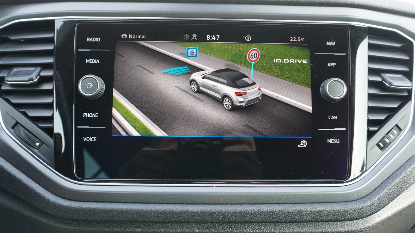 Fahrzeugabbildung Volkswagen T-Roc Cabriolet R-Line,Navi,DCC, DAB+,OPF, ALS,