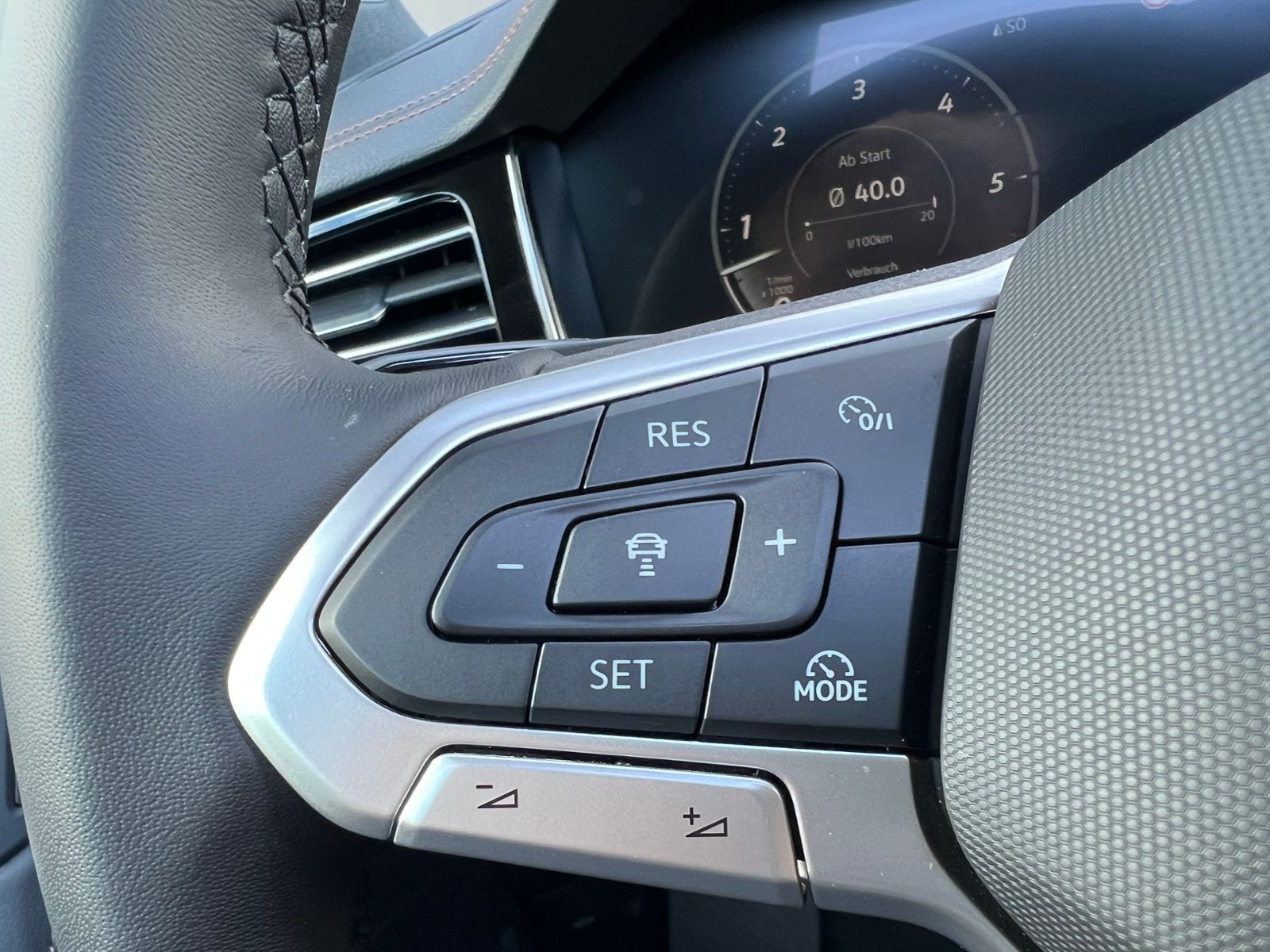 Fahrzeugabbildung Volkswagen Touareg Elegance 3.0 TDI 4MOTION *AHK, Pano, Dyn