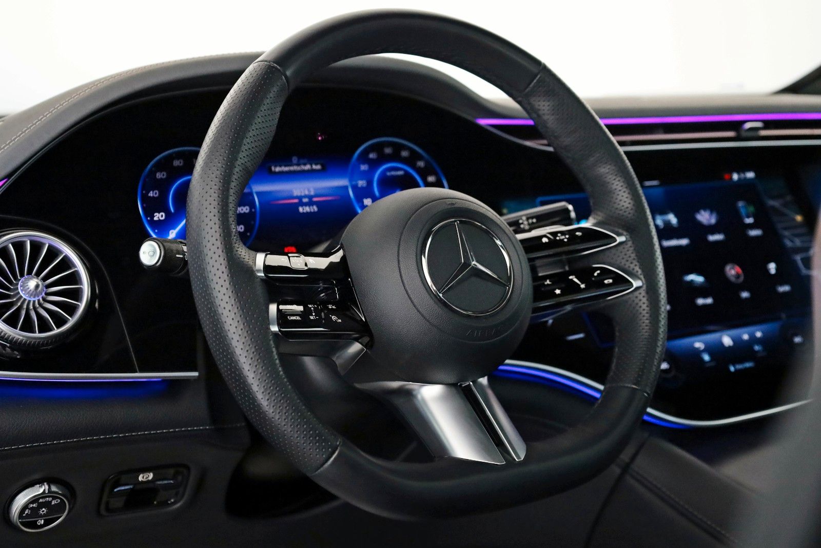 Fahrzeugabbildung Mercedes-Benz EQE 500 SUV 4M AMG Panorama,HUD,Wärmepumpe,360°K