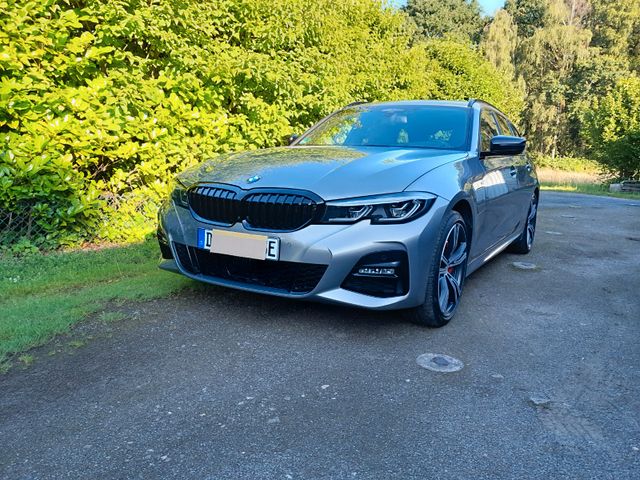 BMW 330e xDrive Touring M Sport 