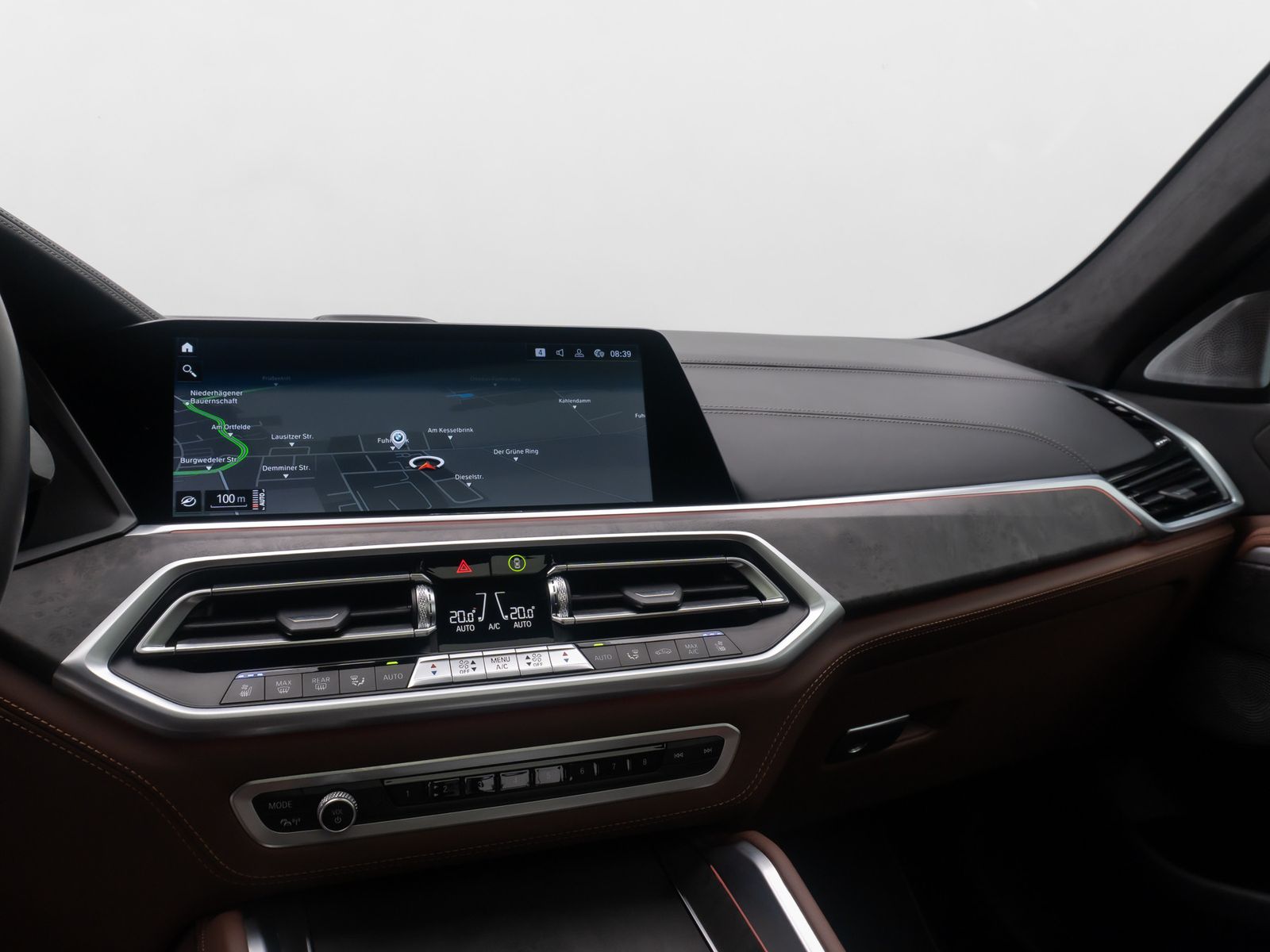 Fahrzeugabbildung BMW X6 M50i B&W HUD DAB SkyLounge Individual 22Zoll