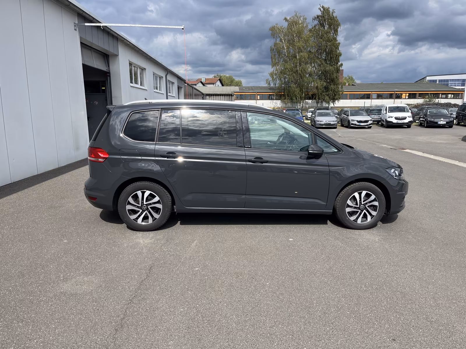Volkswagen Touran 2.0 TDI ACTIVE 125€ m.20% Anz. STHZ Navi, миниатюра 6