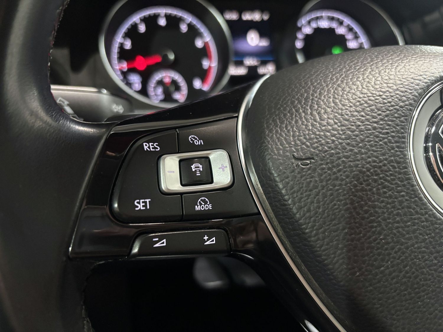 Fahrzeugabbildung Volkswagen Golf Highline BMT#ACC#Navi#PDC#Tempomat