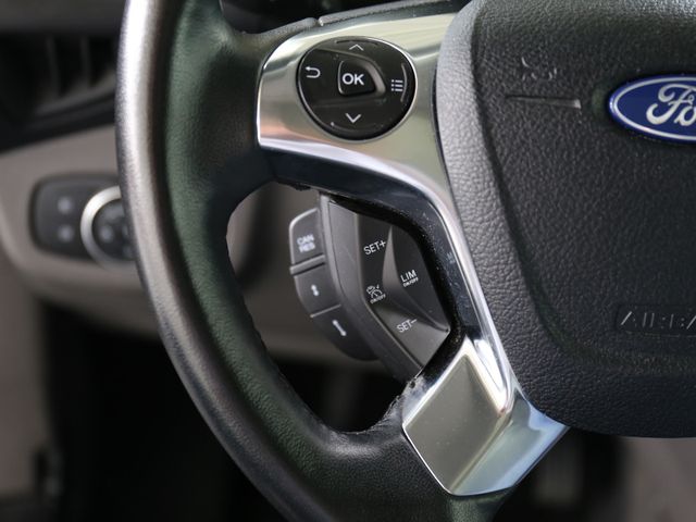 Ford Tourneo Connect 1.5 PANO XENON NAV KAM ACC 1HAND