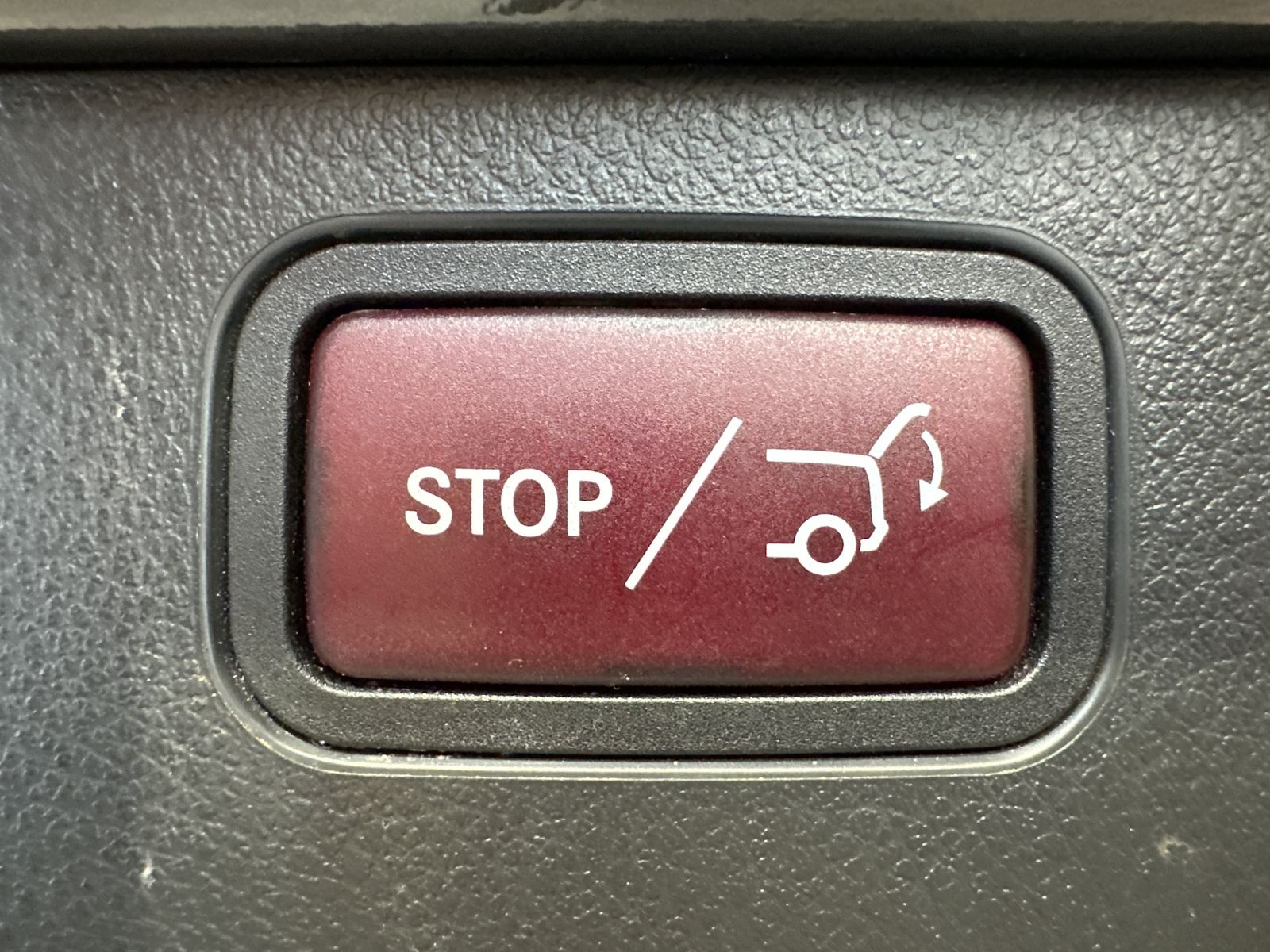 Fahrzeugabbildung Mercedes-Benz C 300d T AMG-Line NAV+LED+DISTRONIC+AHK+19ZO+1HD