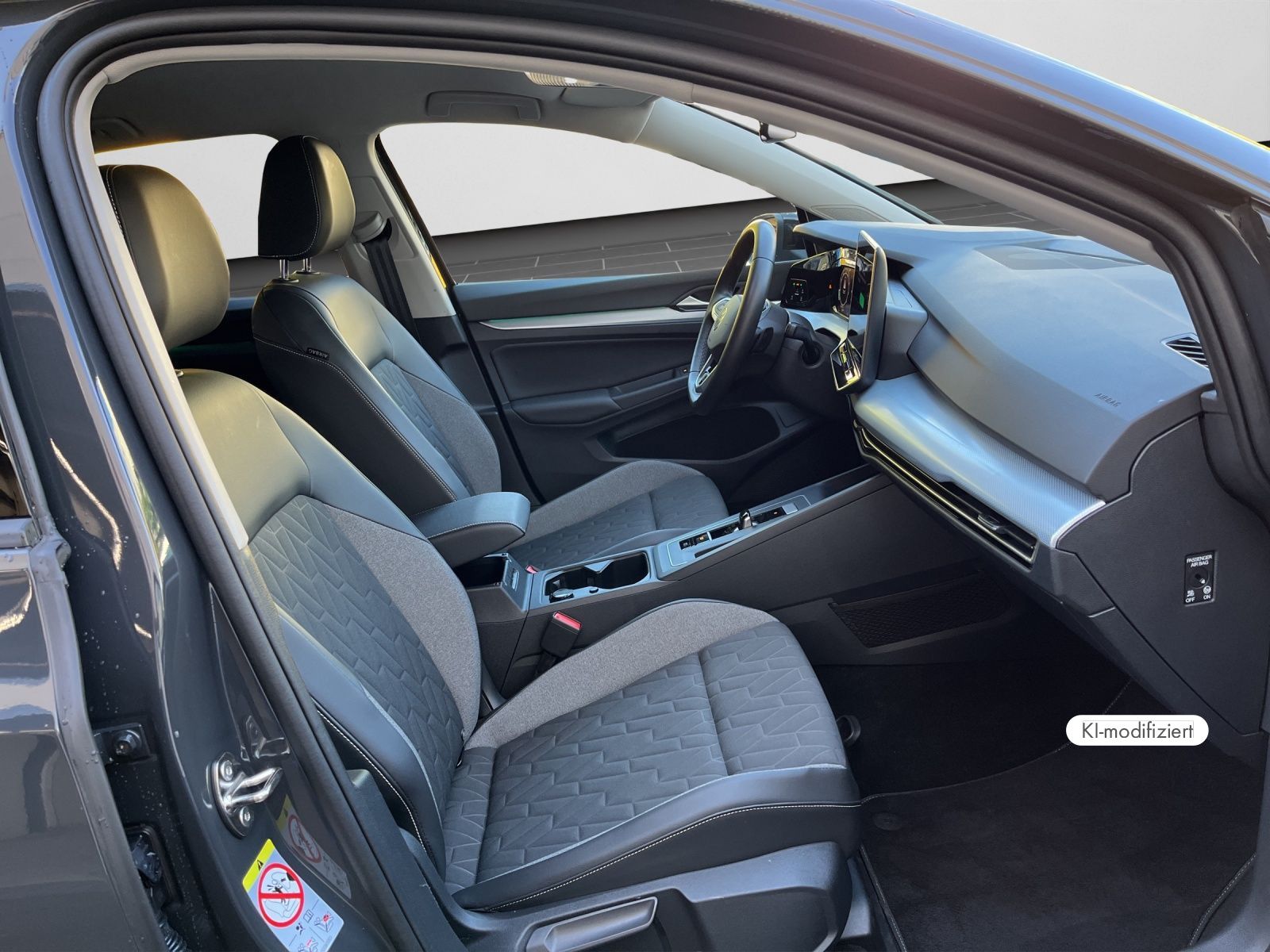 Volkswagen Golf VIII 1.5 eTSI DSG GOAL TRAVEL ASSIST SI foto 4