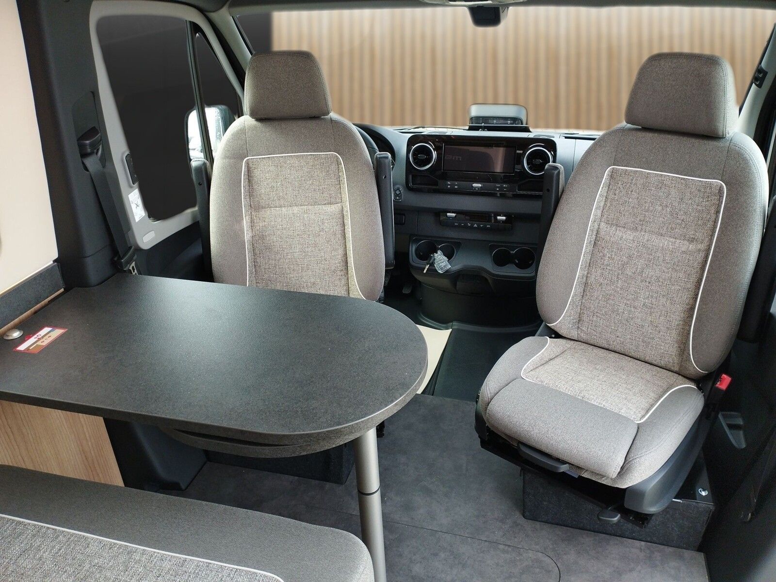 Fahrzeugabbildung Malibu Genius 641 LE Klimaautomatik, Radio DAB