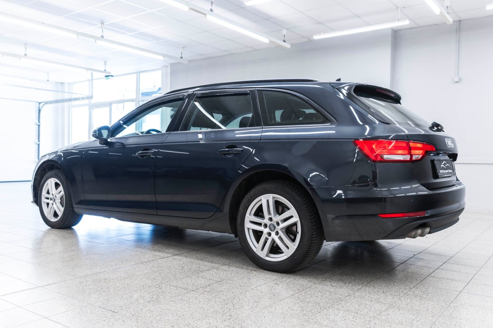 Fahrzeugabbildung Audi A4 Avant Quattro H&K ACC TOTW SHZ PDC NAV