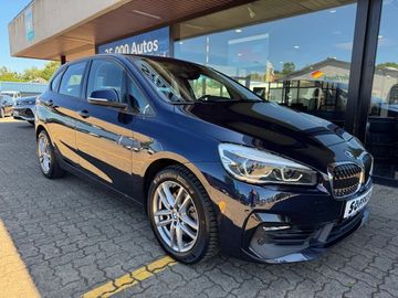 Bild 2 BMW 220 i Active Tourer Sport Line Steptronic Navi