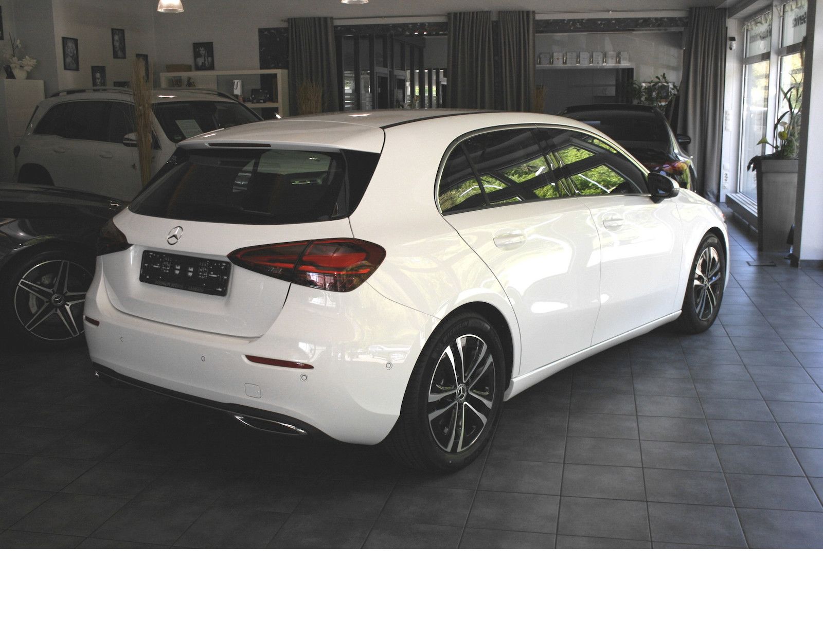 Fahrzeugabbildung Mercedes-Benz A 200 d Progr.Advanced*AHK*DISTRONIC*Winterpaket
