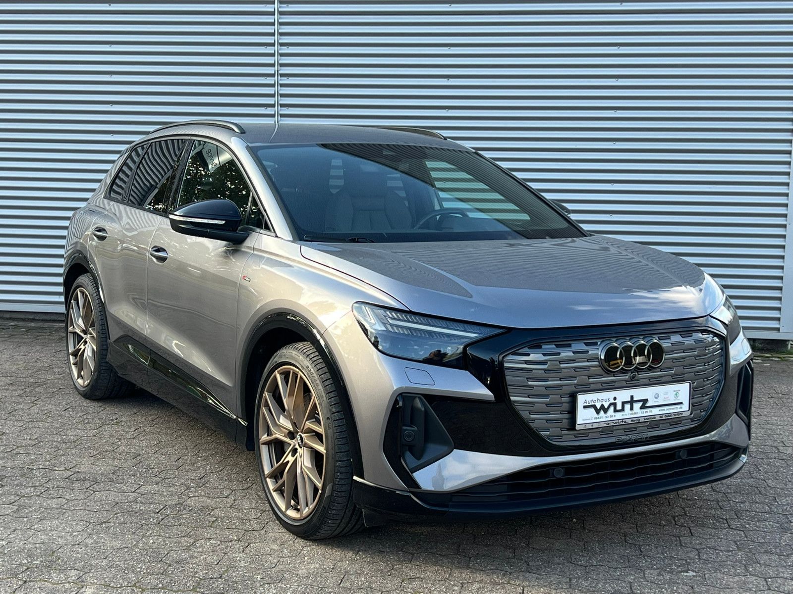 Fahrzeugabbildung Audi Q4 e-tron 50  Edition One S-Line Matrix Sonos