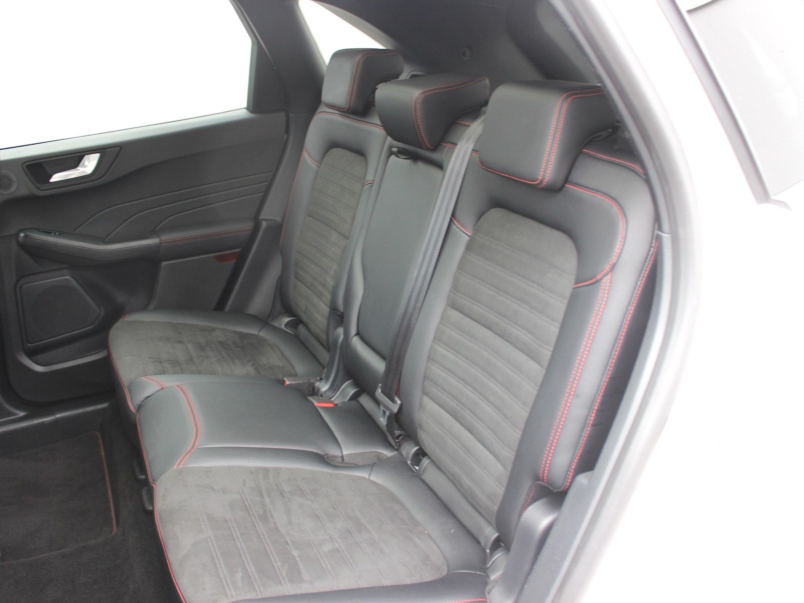 Fahrzeugabbildung Ford Kuga Plug-In Hybrid ST-Line X 2,5 Duratec