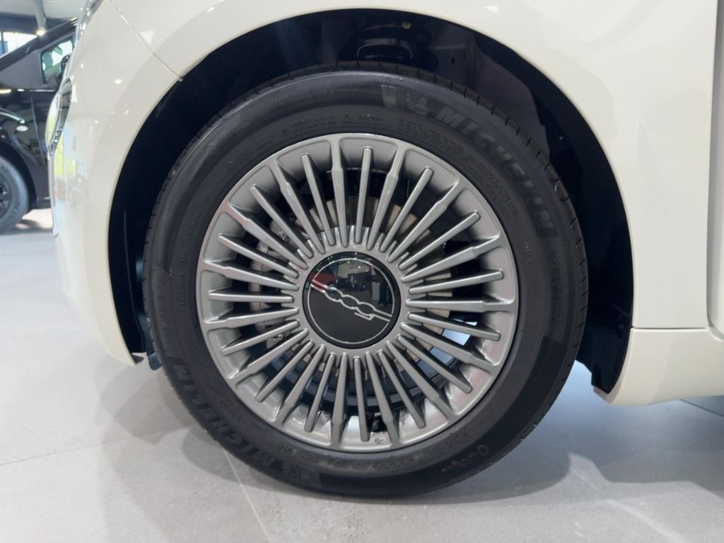 Fahrzeugabbildung Fiat 500 1.0 Icon Hybrid Cabrio,K-Paket, LMF, PDC, Rü