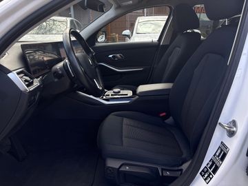 BMW 320d xDrive Touring Head-Up HiFi DAB LED RFK