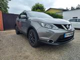 Nissan Qashqai 1.6 360° Kamera. Regensensor, Lichtsenso - Nissan Qashqai mit Benzin-Antrieb: Limousine, 1.6