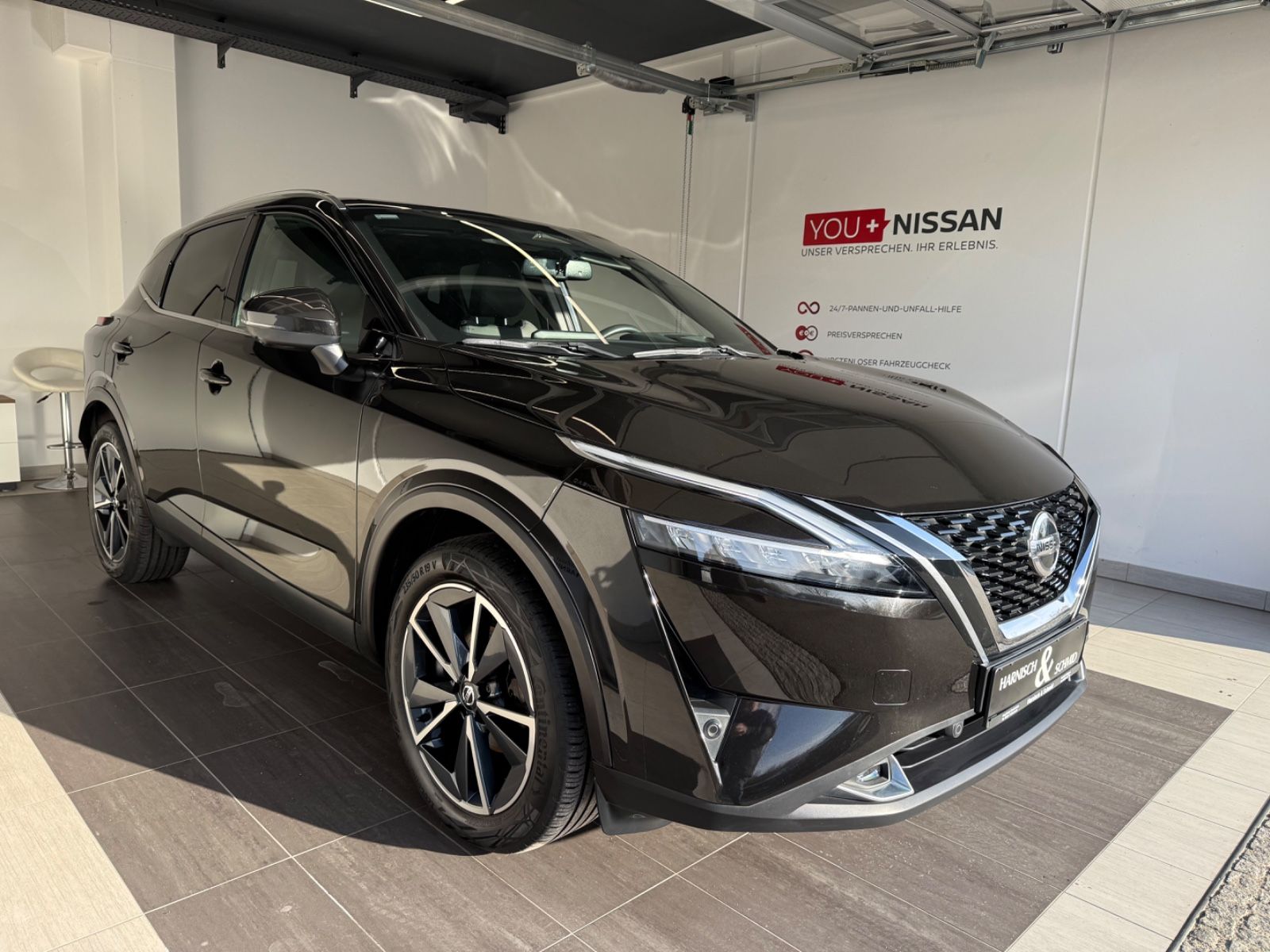 Fahrzeugabbildung Nissan Qashqai Tekna, 360° Kamera, Navi, WP, Panod.