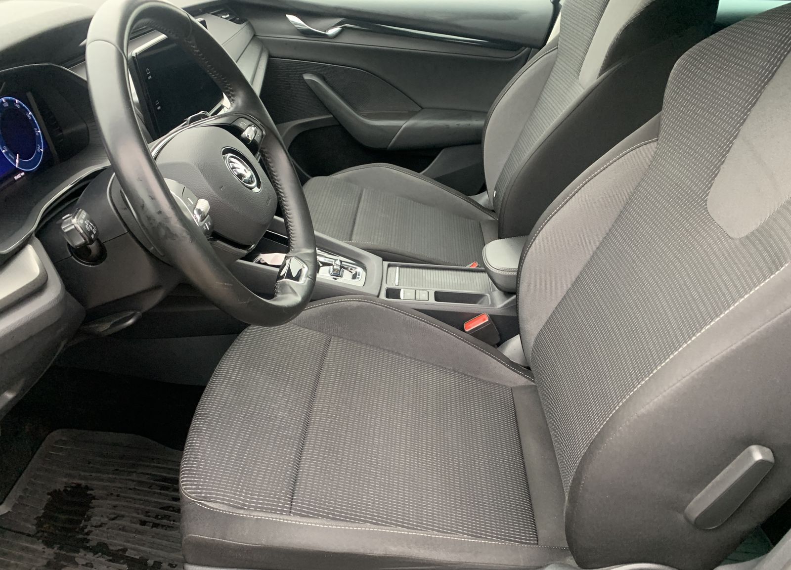 Fahrzeugabbildung SKODA Octavia 2.0 TDI*LED*Navi*SHZ*PDC*Temp*Spur*