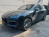 Porsche Cayenne Turbo, PCCB, massagesitzen, Burmester - Porsche Cayenne: Massagesitze
