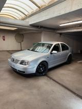Volkswagen VW Bora 2.3 V5 Highline - Volkswagen Bora: Highline