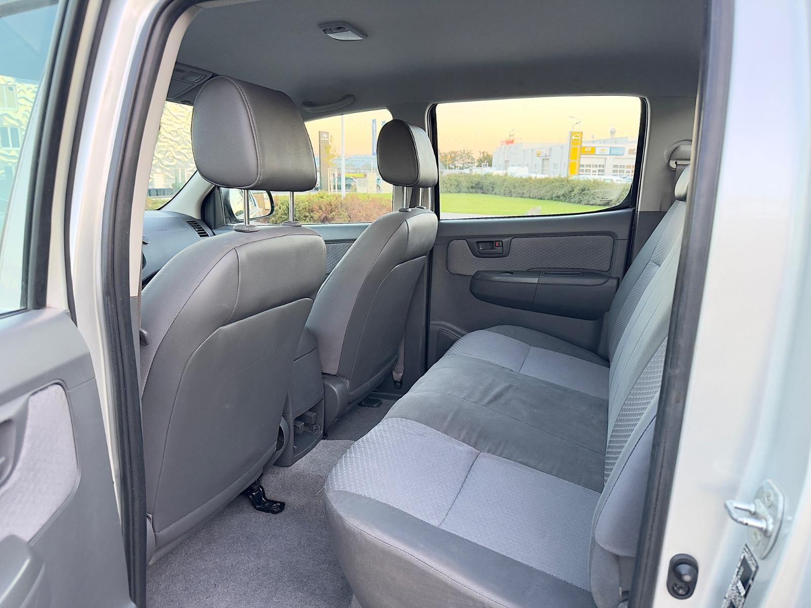 Toyota Hilux DK Country Double Cabine 2.5 D-4D 144ch 4x4 - 1 ère main - Révision faite - 65 000km - Carnet entretien