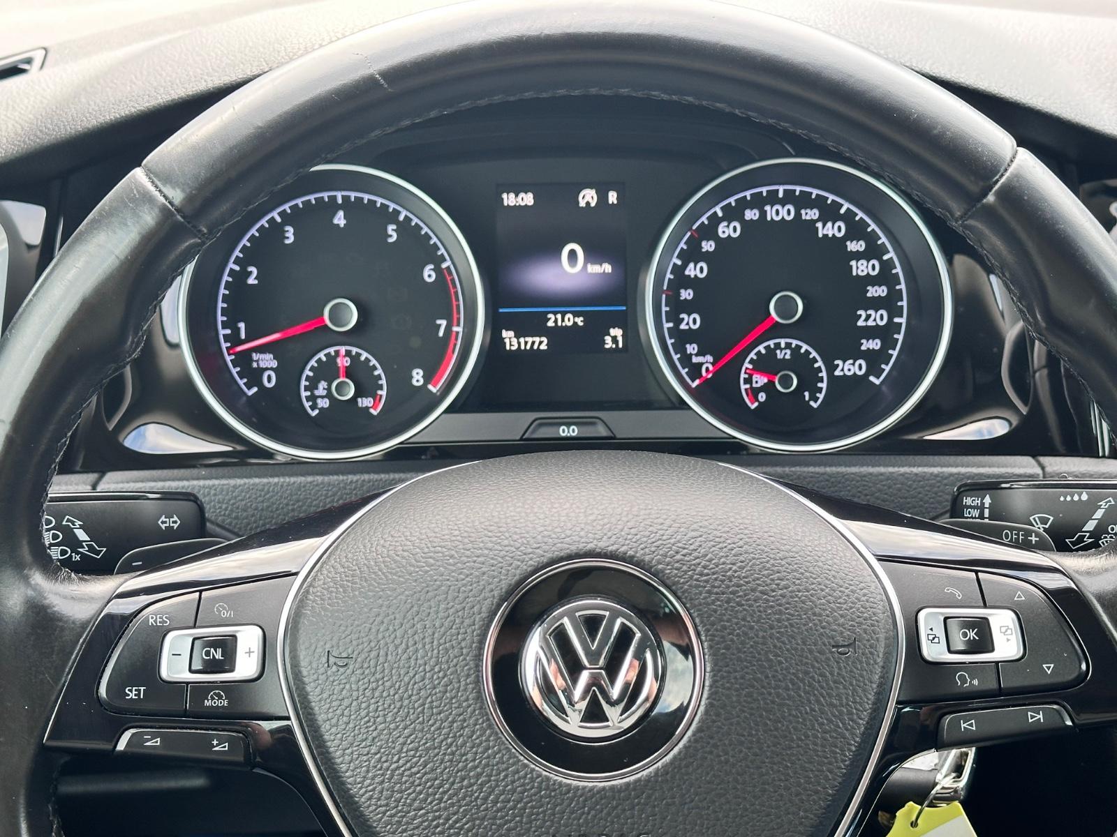 Volkswagen Golf VII Lim. Highline DSG SitzHeiz. LED Alcanta