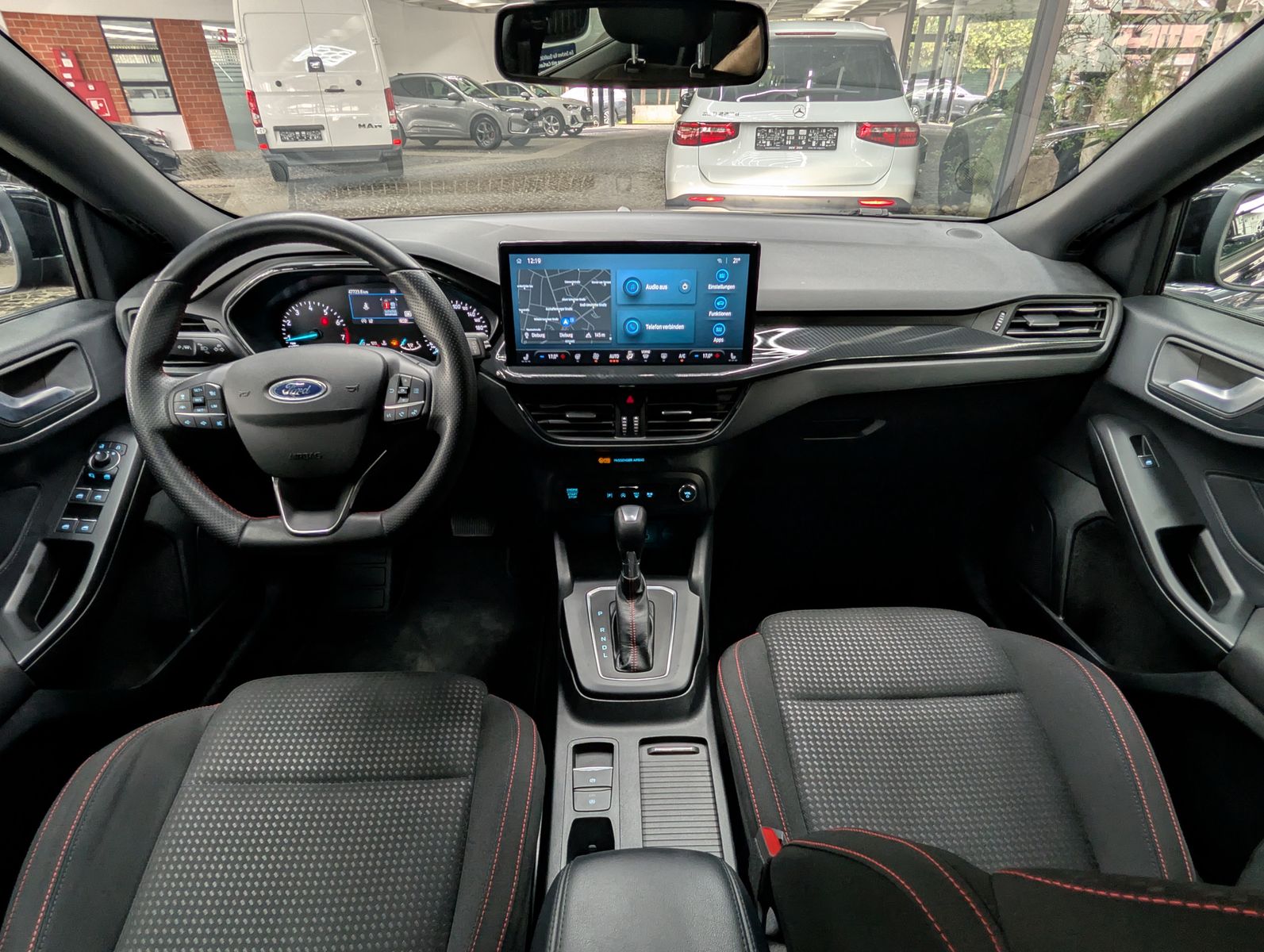 Fahrzeugabbildung Ford Focus 1.0 EB ST-Line ACC LED KAM WINTER Styling