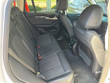 BMW X3 xDrive30e xLine Head-Up HiFi DAB LED WLAN
