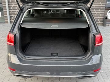 Volkswagen Golf - 10