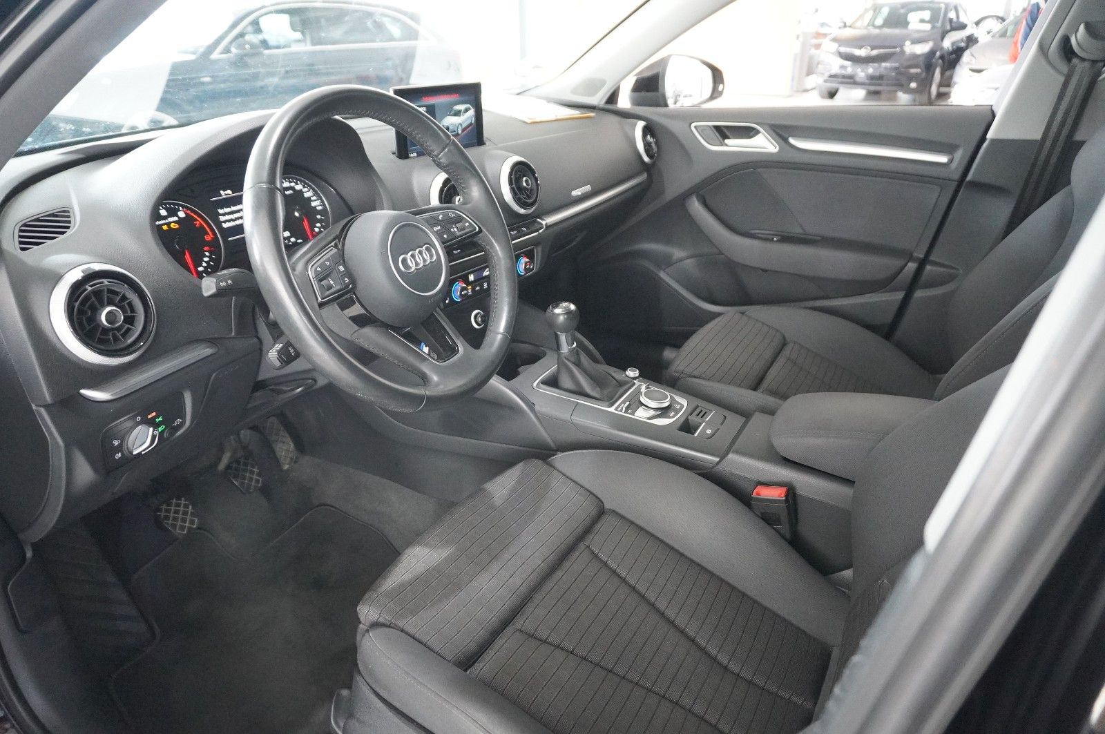 Fahrzeugabbildung Audi A3 Sportback 1.4 TFSI SPORT NAVI/SH/BI-XENON/PDC