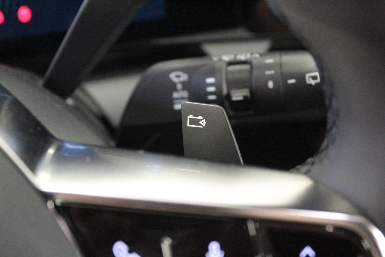 Fahrzeugabbildung Renault Megane E-Tech Electric Equilibre  boost charge