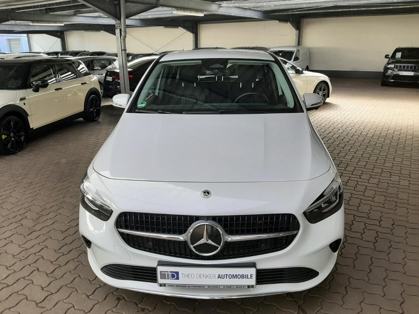 Mercedes-Benz B 200 7G Standheizung 360° Progressive Advanced