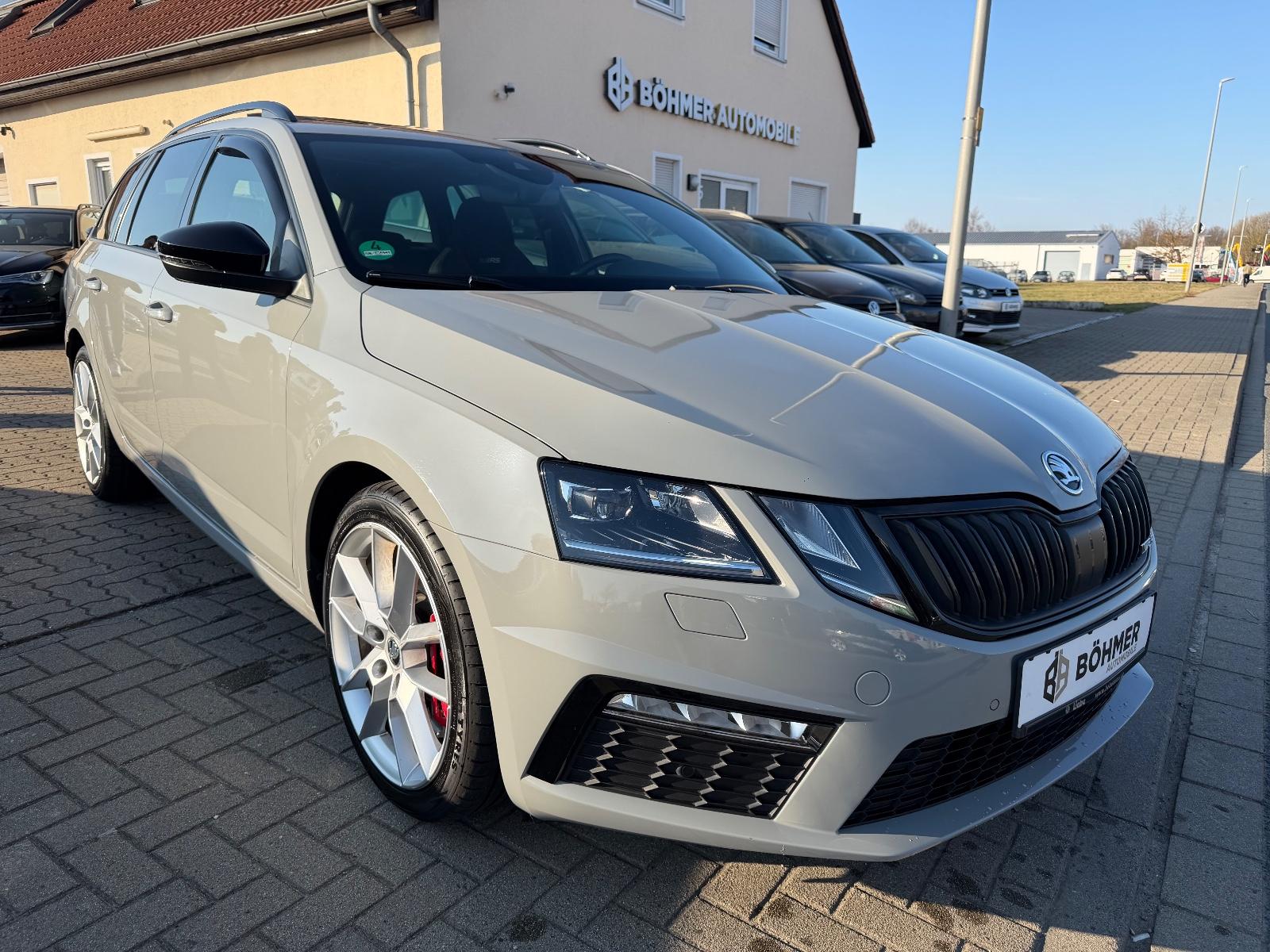 Skoda Octavia Combi RS VRS PANO-KAMERA-NAVI-LED-CARBON