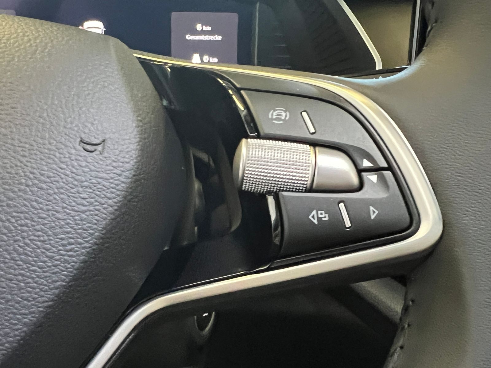 Fahrzeugabbildung SKODA Octavia Combi Selection 2.0 TDI DSG *AHK,Navi*