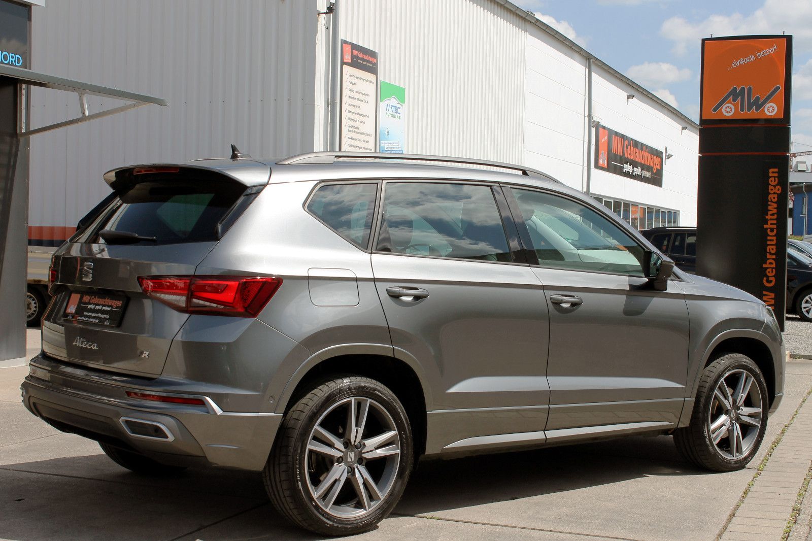Fahrzeugabbildung SEAT Ateca 1.5 TSI DSG FR-Line ACC LED NAVI KAM PDC