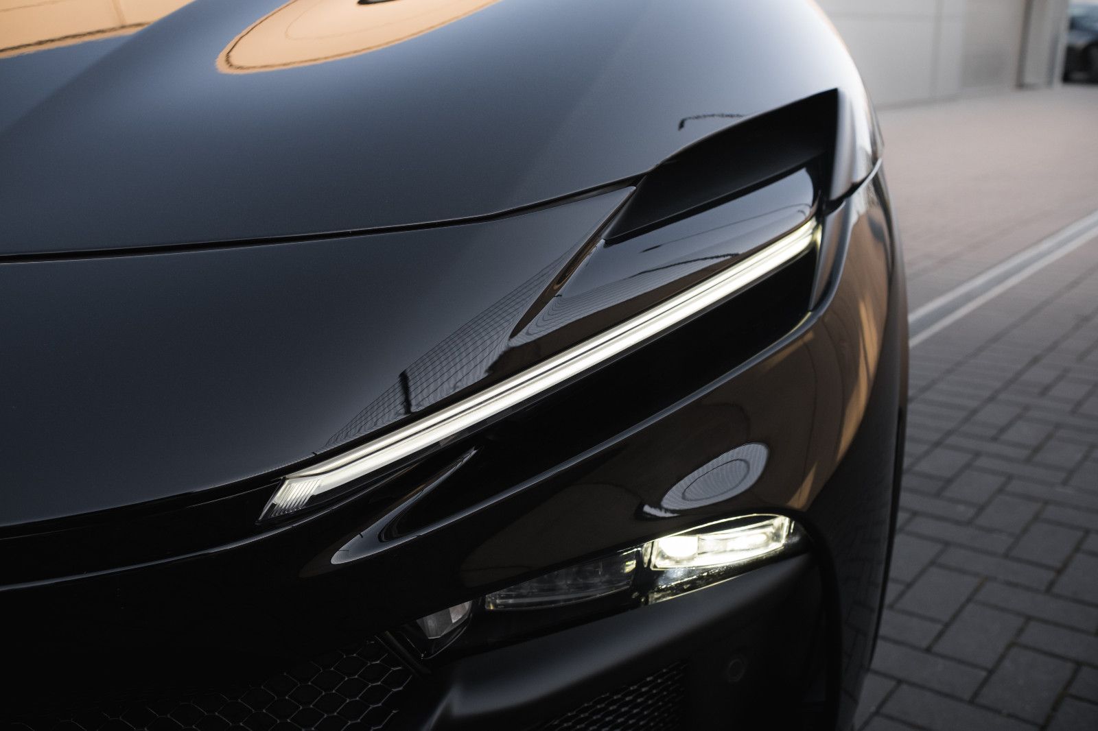 Fahrzeugabbildung Ferrari Purosangue-Pano-Lift-Burm.-360Kam.-Karbonlenkrad