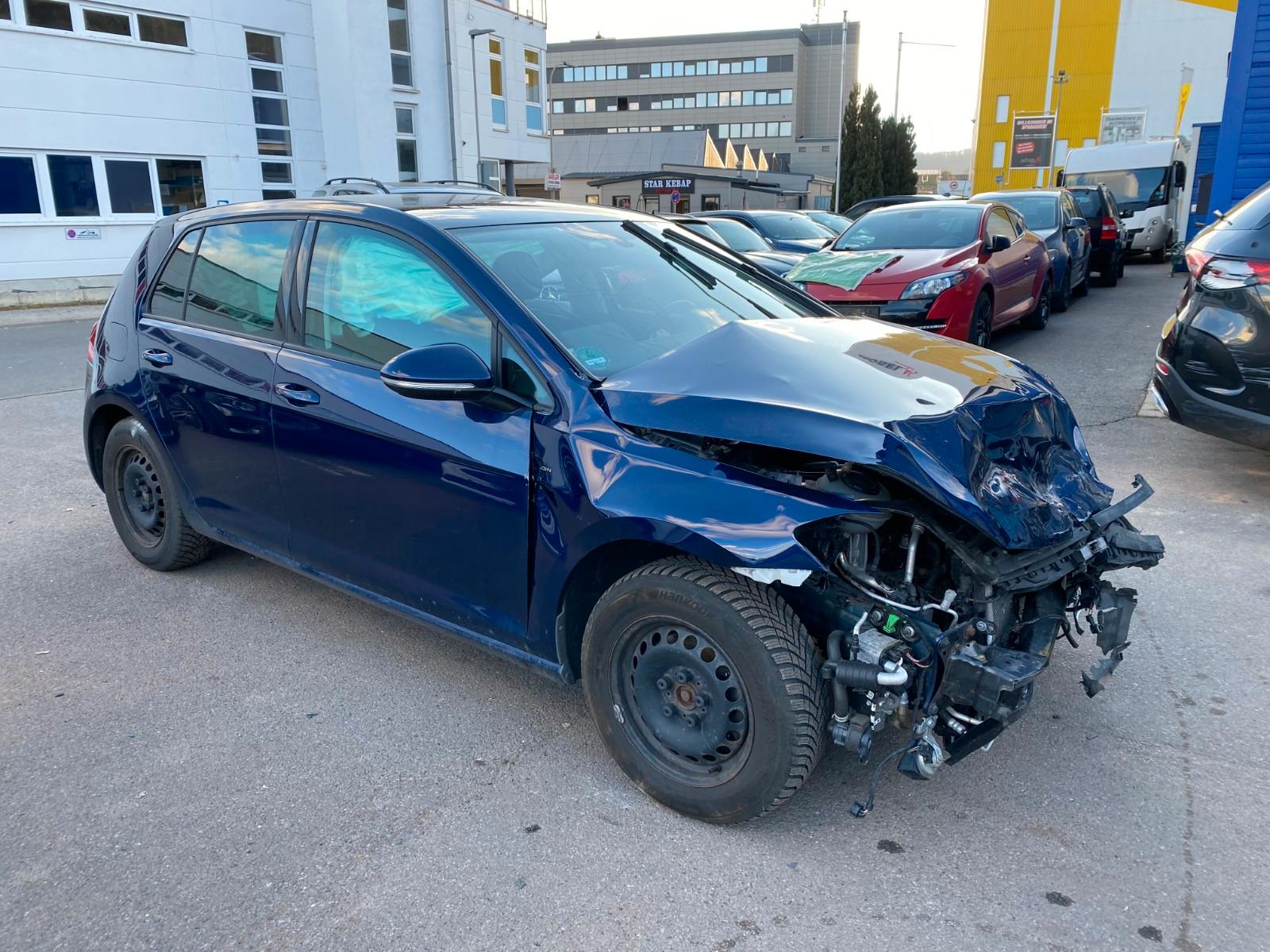 Volkswagen Golf VII Lim. Join Start-Stopp Unfall