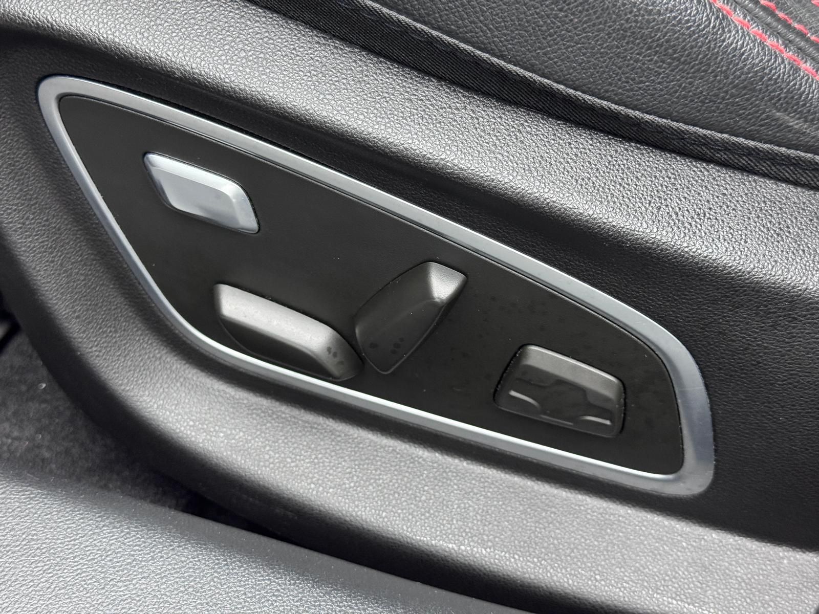 Fahrzeugabbildung Renault LIMITED BLUE dCi 200 EDC/ACC/BOSE/AHK/MASSAGE/DA